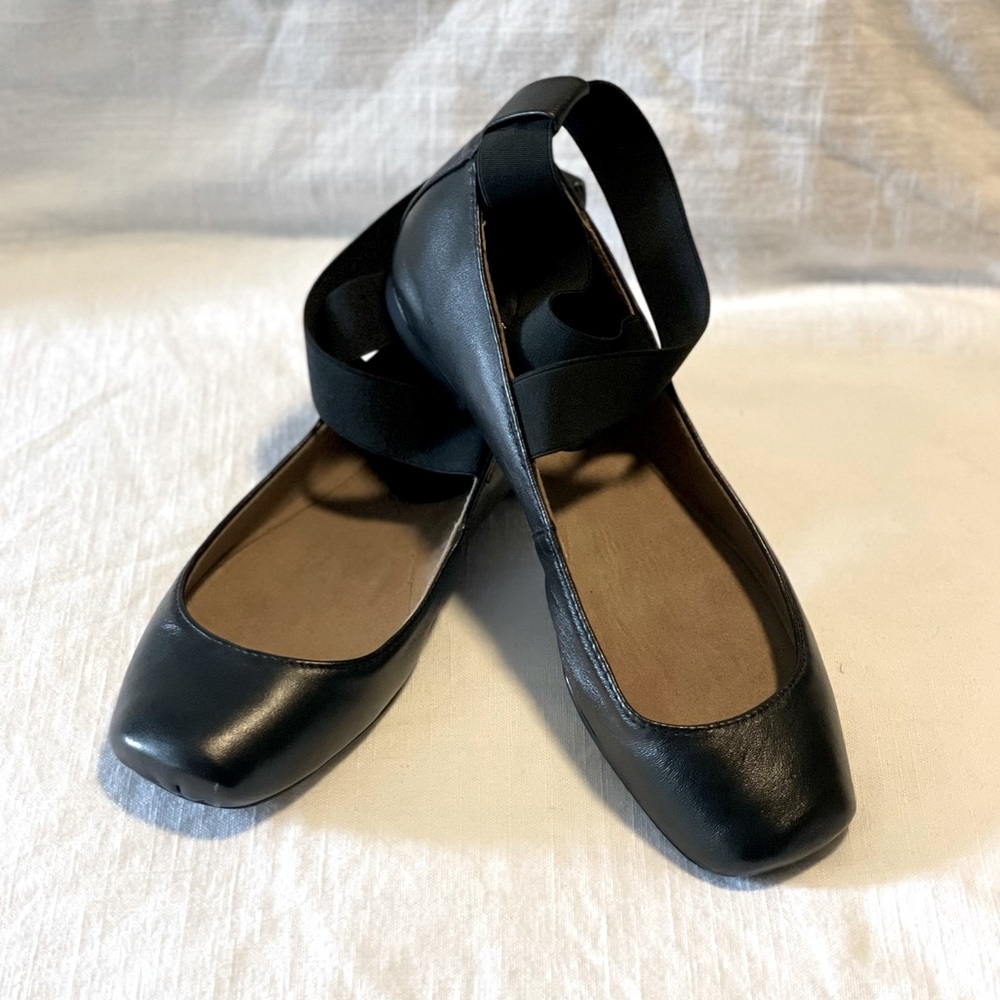 Brand New. Never Worn.